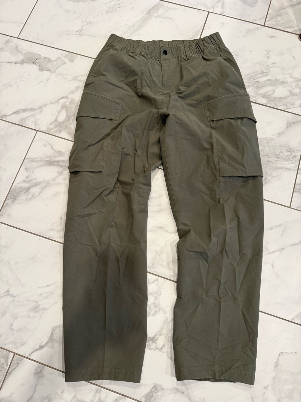 Lululemon Olive Green Stretch Cotton VersaTwill Baggy Cargo Pants Size Large